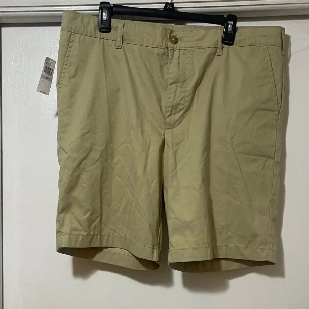Izod Classic Tan Flat Front Men's Shorts 32W NWT